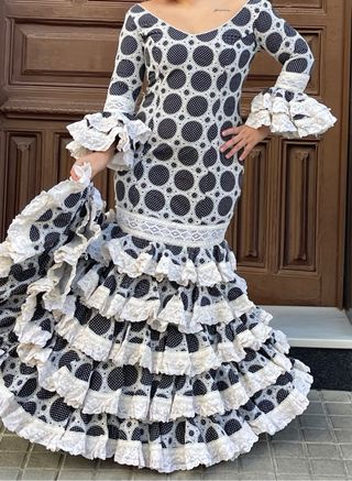 Traje de Flamenca Lunares Talla 40/42 ENCAJES