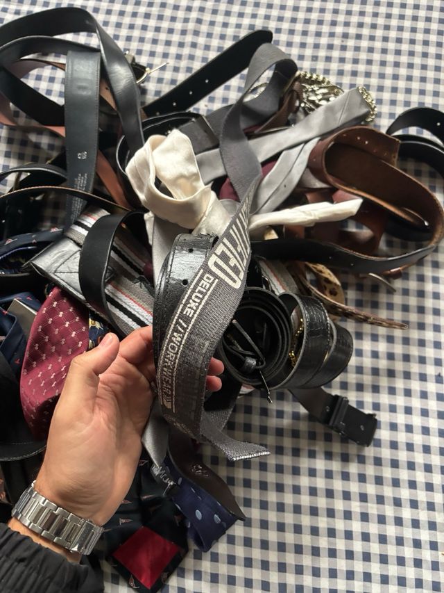 Lote cinturones y corbatas