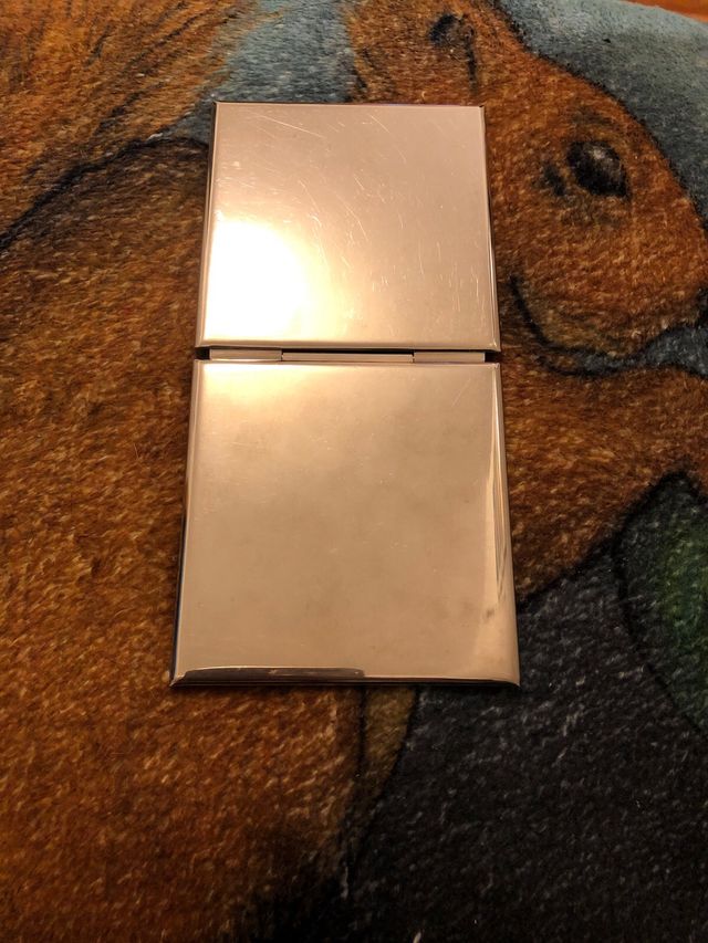 Espejo de bolsillo plateado