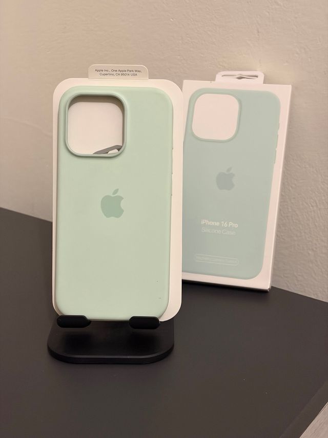 Cover iPhone 16 Pro Silicone MagSafe