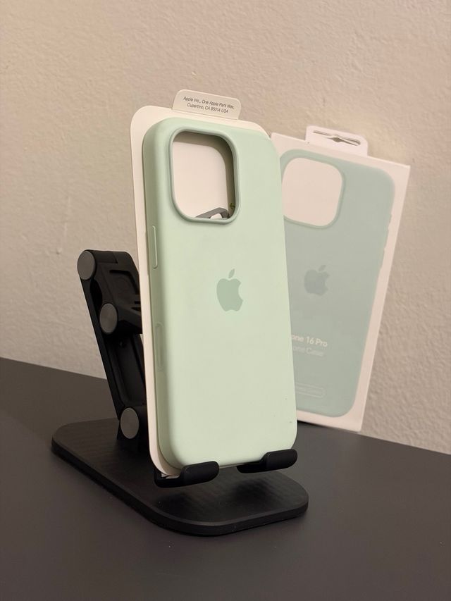 Cover iPhone 16 Pro Silicone MagSafe