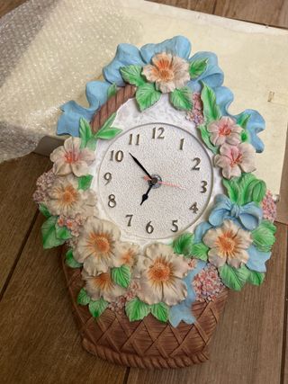 Orologio da parete in pietra non funzionante