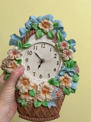 Orologio da parete in pietra non funzionante