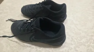 Zapatillas fútbol sala niño Nike negras