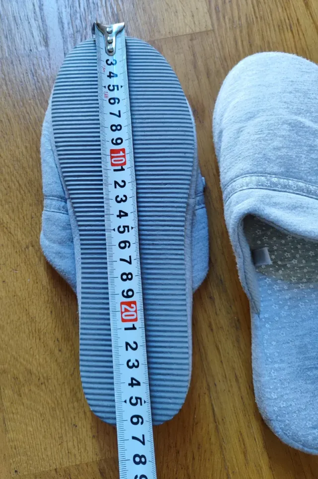 Zapatillas de casa grises