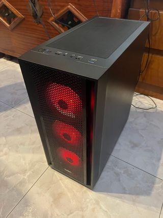 PC Gaming con luces LED RGB