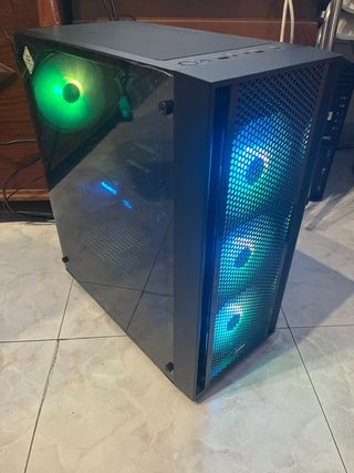 PC Gaming con luces LED RGB