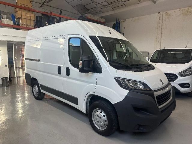 PEUGEOT Boxer L1H2 2.0 BLUE HDI PREMIUM