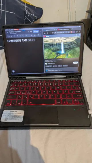 Samsung Tab S9 FE + Funda con Teclado + Protector