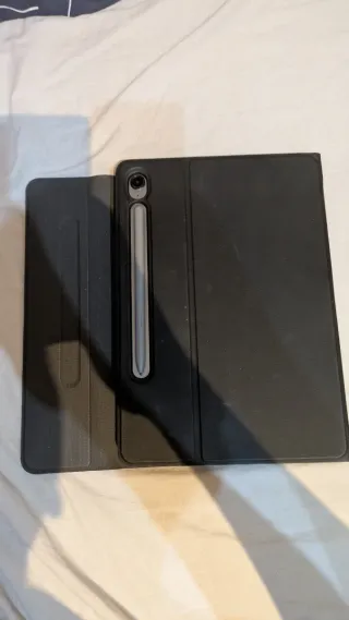 Samsung Tab S9 FE + Funda con Teclado + Protector