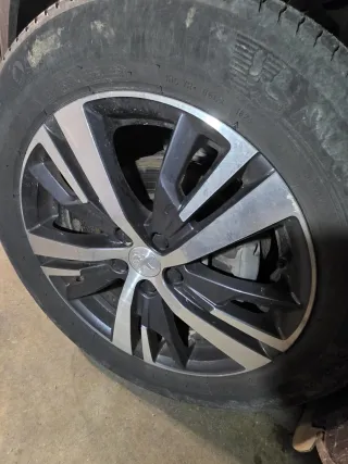 Llantas Peugeot 5008 2023 medidas 225/55/r18