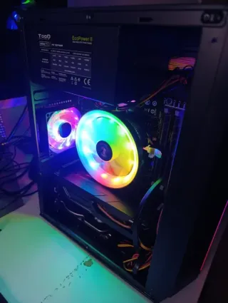 PC gaming compacto + pantalla FHD