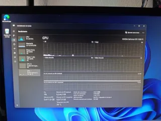 PC gaming compacto + pantalla FHD