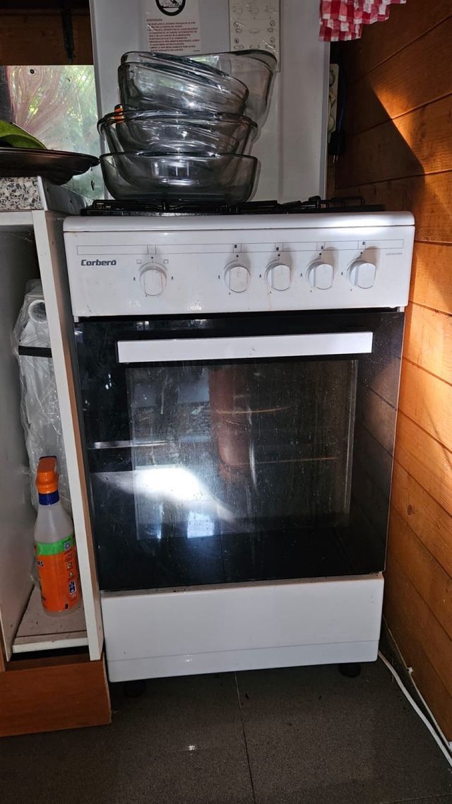 Cocina Corbero 4 fuegos poco uso
