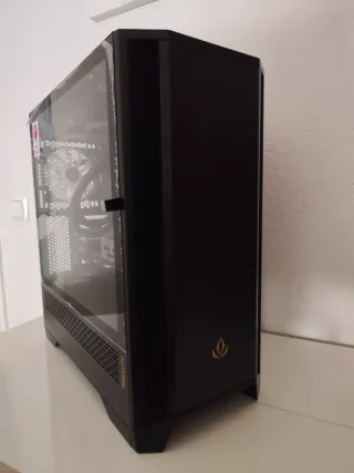 PC Gaming con Teclado y Ratón Krom