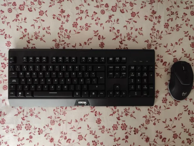 PC Gaming con Teclado y Ratón Krom