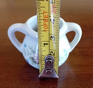 Mini servizio da tè con sette pezzi in porcellana