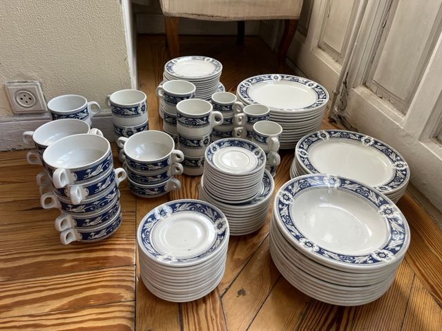 Vajilla inglesa azul y blanca