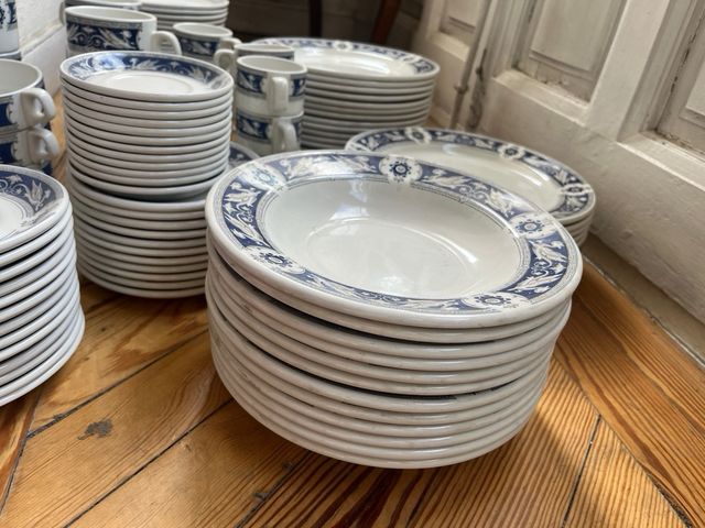 Vajilla inglesa azul y blanca