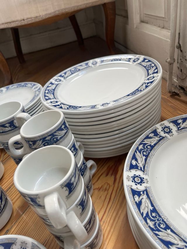Vajilla inglesa azul y blanca