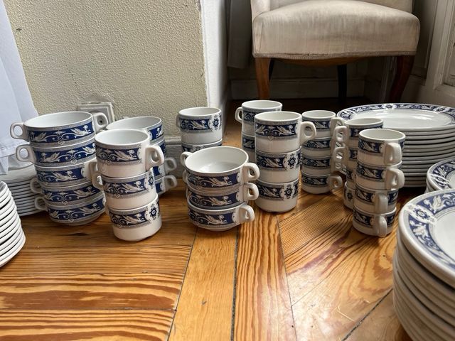 Vajilla inglesa azul y blanca
