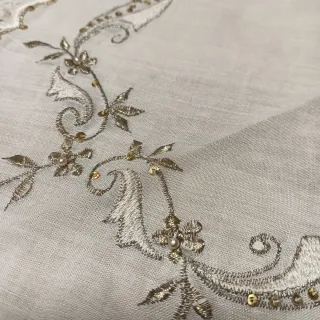 Pico de manteleta fallera con puntilla y bordado
