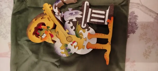 Rompecabezas de madera original y colorido