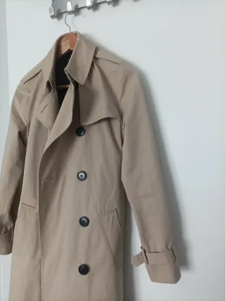 Elegante Gabardina Beige