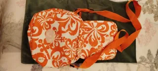 Bolso deportivo Reebok naranja y blanco