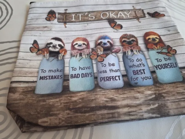 Neceser con perezosos It's Okay