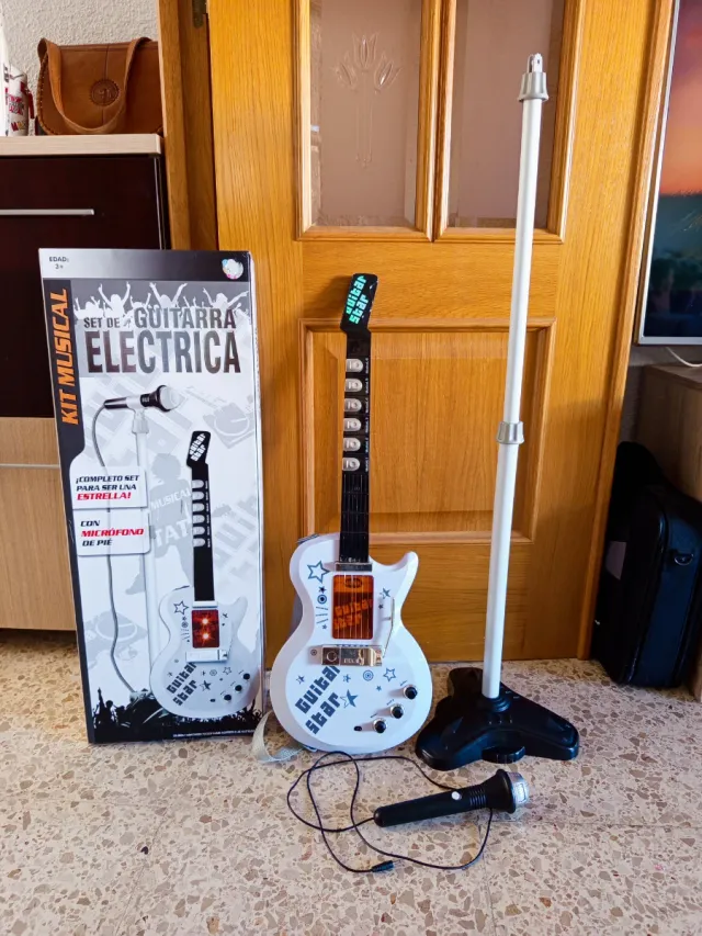 Guitarra Eléctrica Juguete con Micrófono.