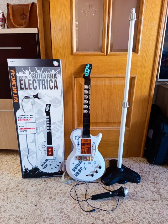 Guitarra Eléctrica Juguete con Micrófono.