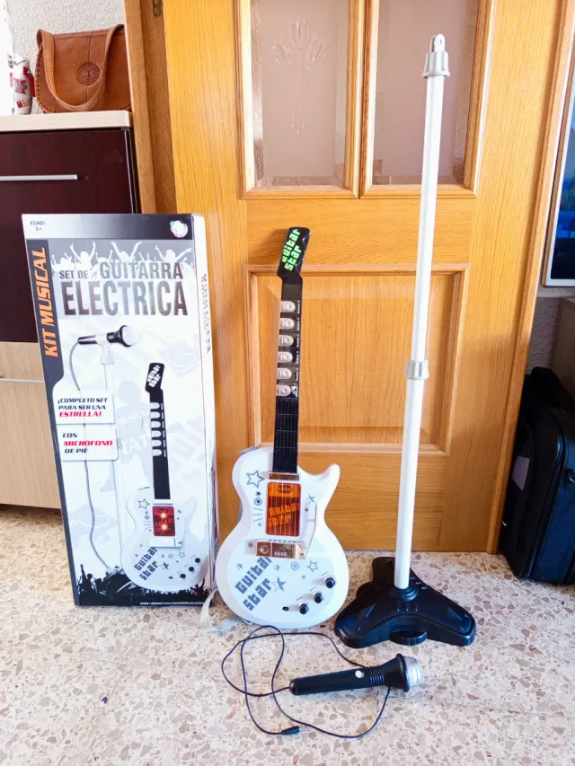 Guitarra Eléctrica Juguete con Micrófono.