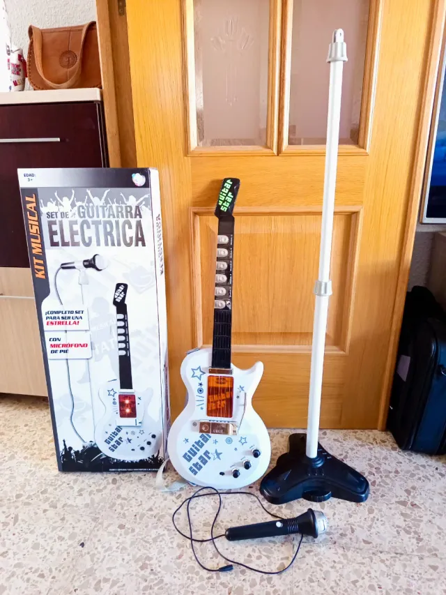Guitarra Eléctrica Juguete con Micrófono.