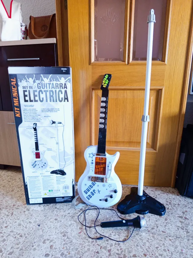 Guitarra Eléctrica Juguete con Micrófono.