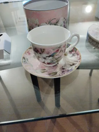 Tazza da tè con Scatola rotonda decorata