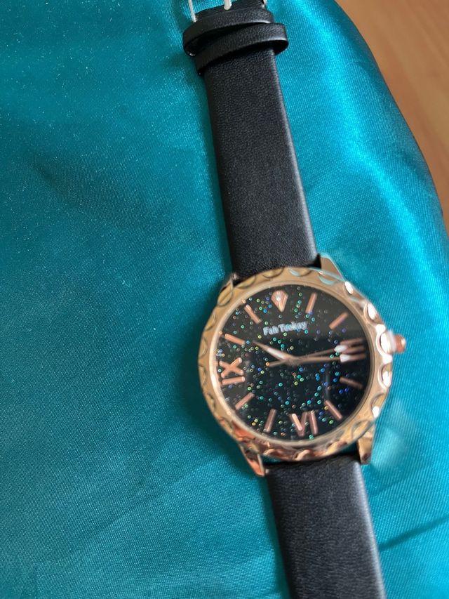 Collar de cuentas naranja , pendientes y reloj