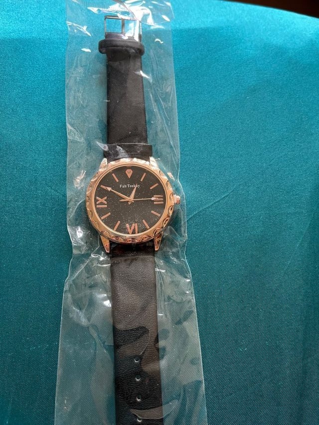 Collar de cuentas naranja , pendientes y reloj