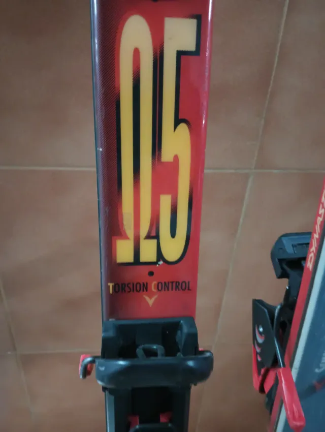 Esquís Dynastar 05