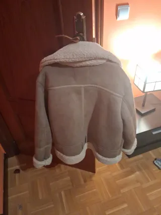 Cazadora borreguito beige/marrón sin estrenar