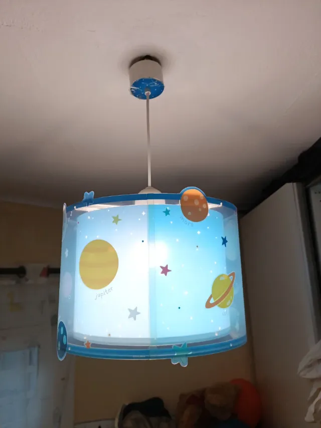 Lámpara infantil espacio