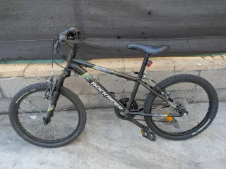 Bicicleta infantil Rockrider  nueva