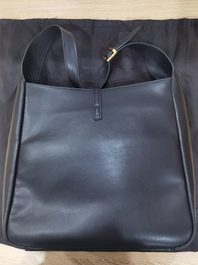 Bolso YSL Hobo mediano negro, original con factura