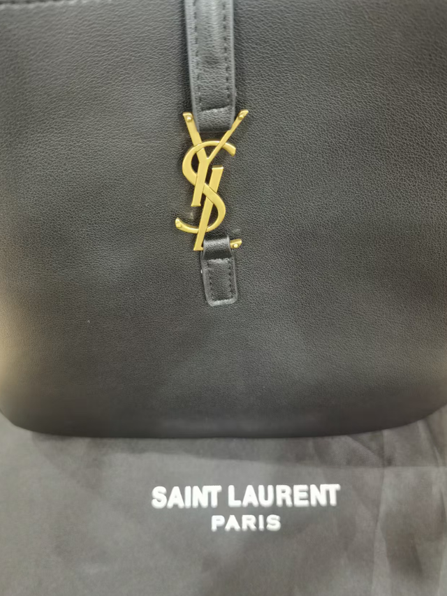 Bolso YSL Hobo mediano negro, original con factura