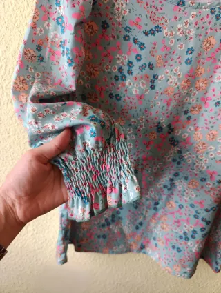 Blusa Shein flores azul y rosa