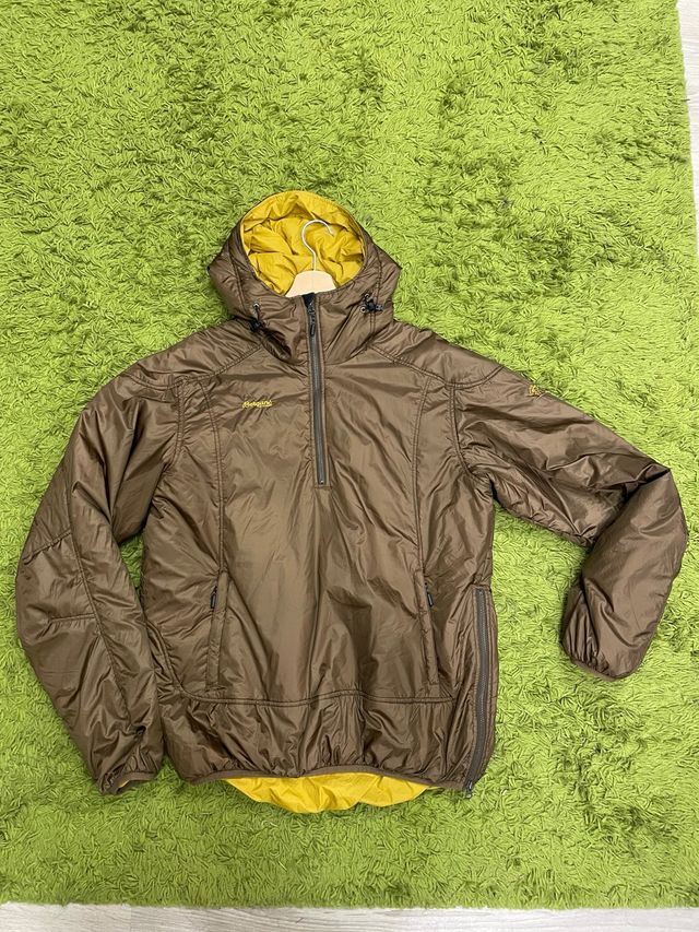Chaqueta Bergans acolchada con capucha