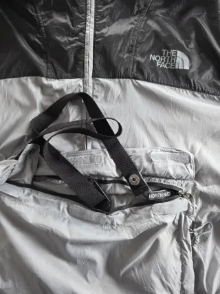 The North Face Windbreaker Impermeabile