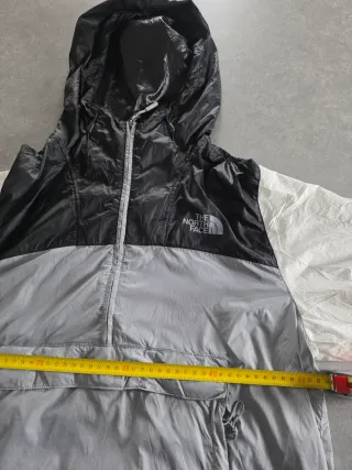 The North Face Windbreaker Impermeabile