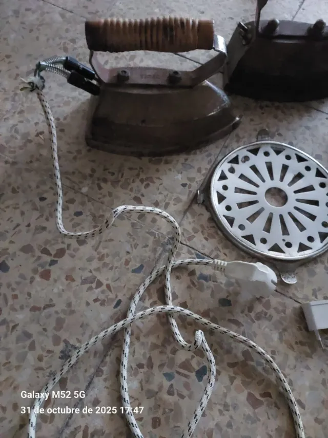 Lotto di 3 vecchie lastre + base di supporto