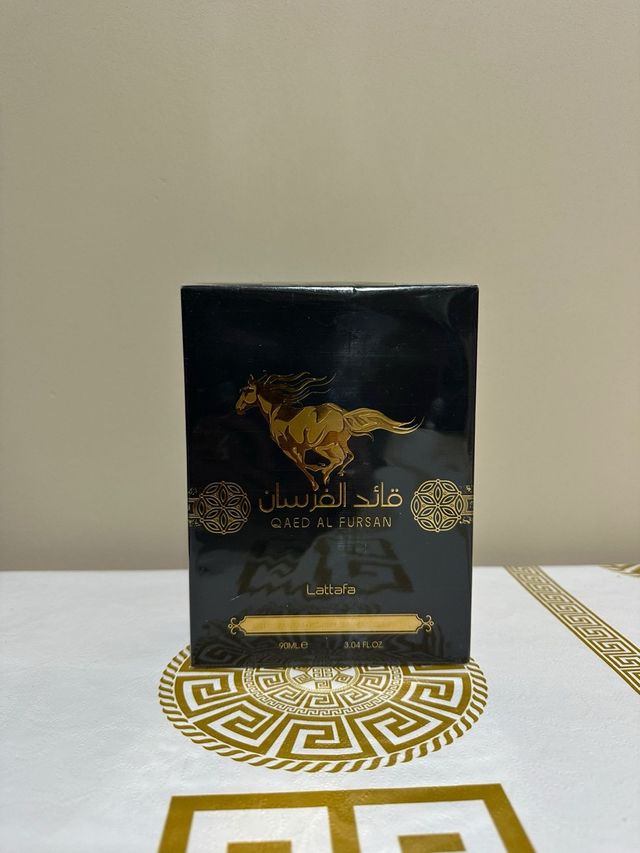 Perfume Lattafa Qaed Al Fursan Negro/Dorado